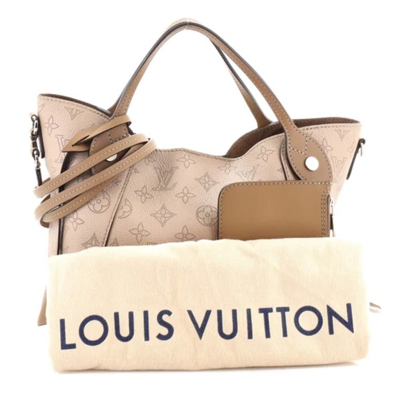 💎✨$4205 RETAIL✨💎 Louis Vuitton Hina Handbag Mahina Leather PM